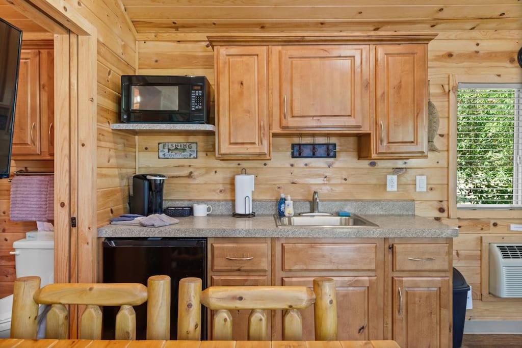 Deluxe Little Cabin 2 Min Stroll To Kern River Kernville Εξωτερικό φωτογραφία